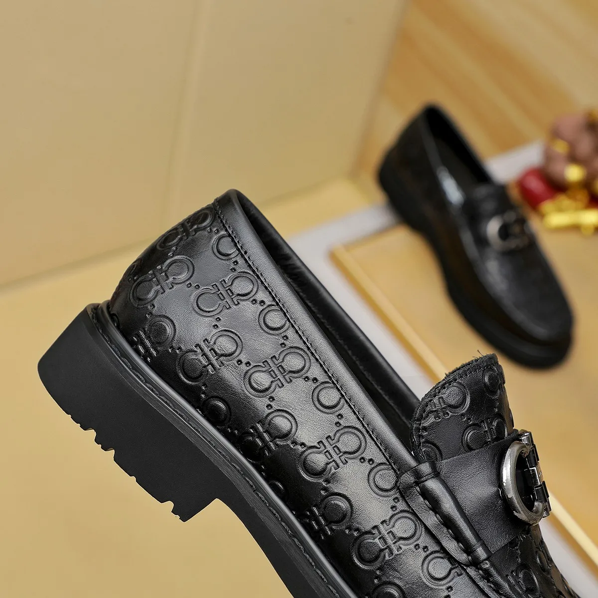 Men's shoes 💰500 Ferragamo [Ferragamo] top imported suit men's shoes 💯Original copy of the official website, product materials: selected imported embossed calfskin + luxury hardware buckle accessories ~ imported water-dyed cow 🐂 leather lining. Strong three-dimensional visual effect, original combination outsole, multiple colors available😘 Size: 38-44 (.45.46. Customized)